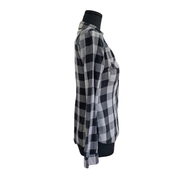 Miley Cyrus & Max Azria Black Checkered Snap Flannel Shirt - Picture 2 of 5